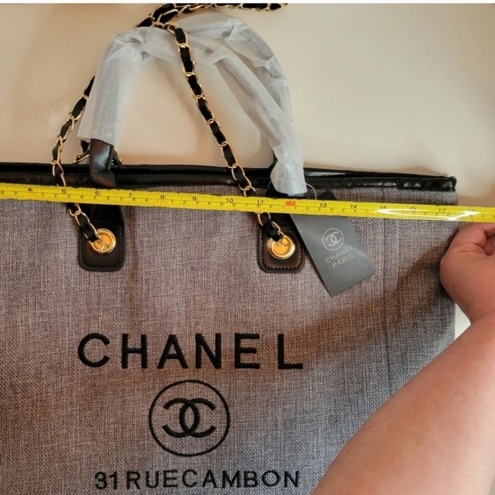 🔥 CHANEL Deauville Two-Way Tote Bag, GWP, VIP, New! 🔥 - Picture 6 of 10